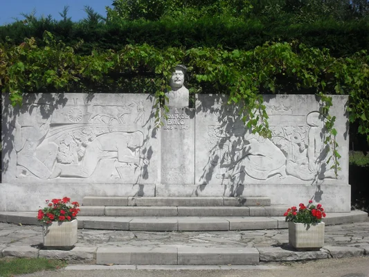 Monument aux morts de Bélus